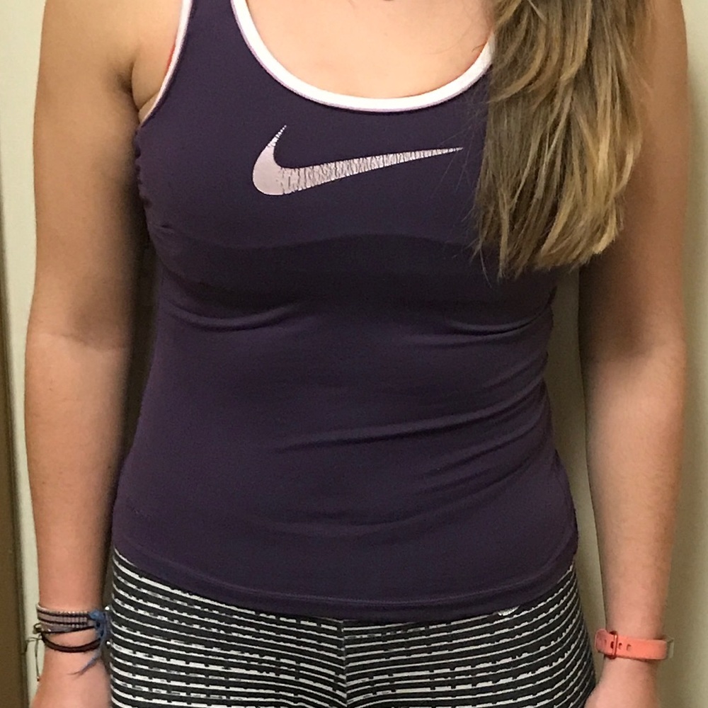 🔴 Nike athletic razor back shirt